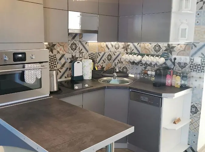 Majusfa Willa Balatonszarszo